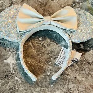 Sparkling Silver Sequin Disney Mouse Ears Headband 🏰